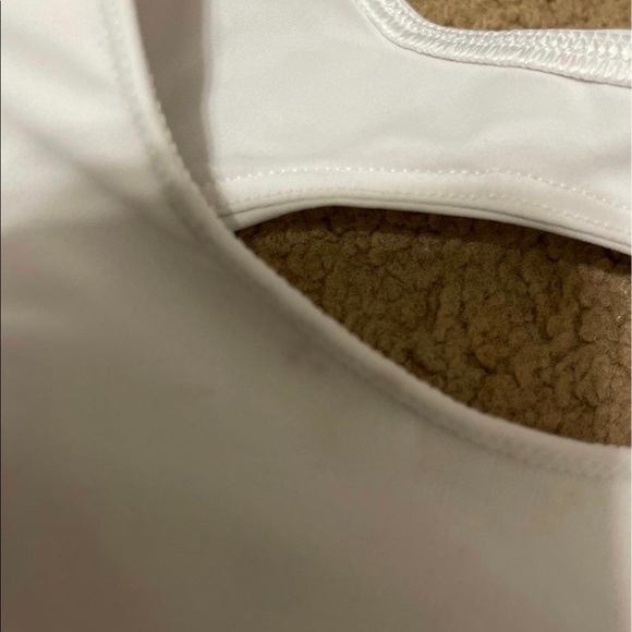 Lululemon High Neck Sports Bra 8 B/C - Picture 4 of 5